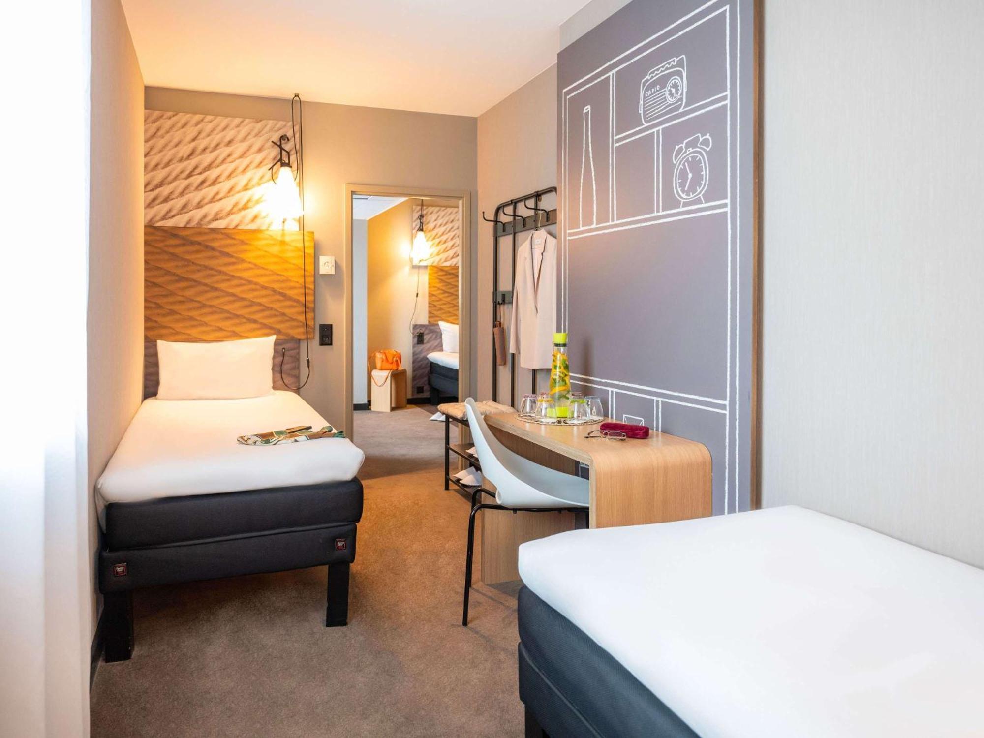 ibis Geneve Centre Lac Esterno foto