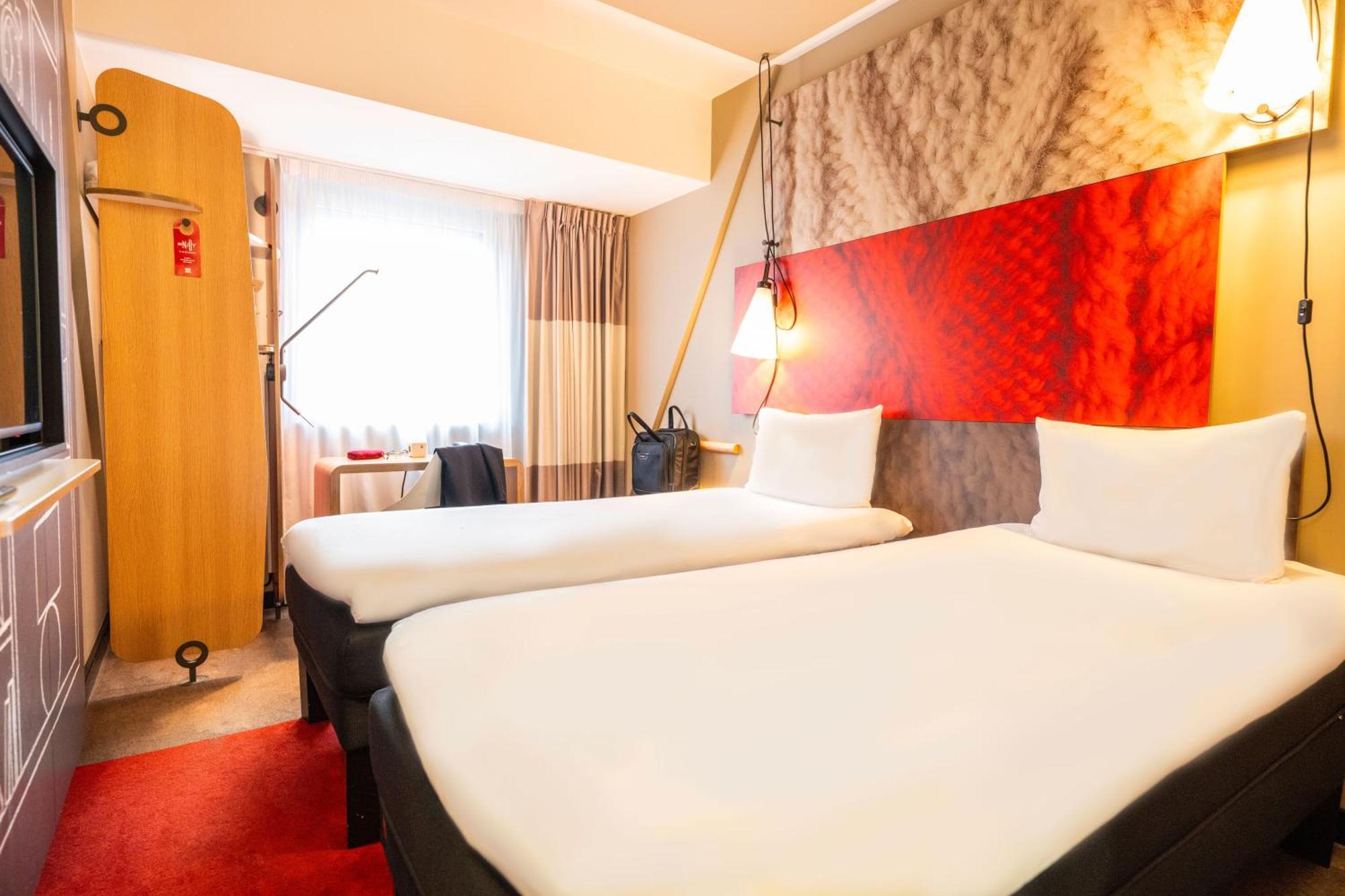 ibis Geneve Centre Lac Esterno foto