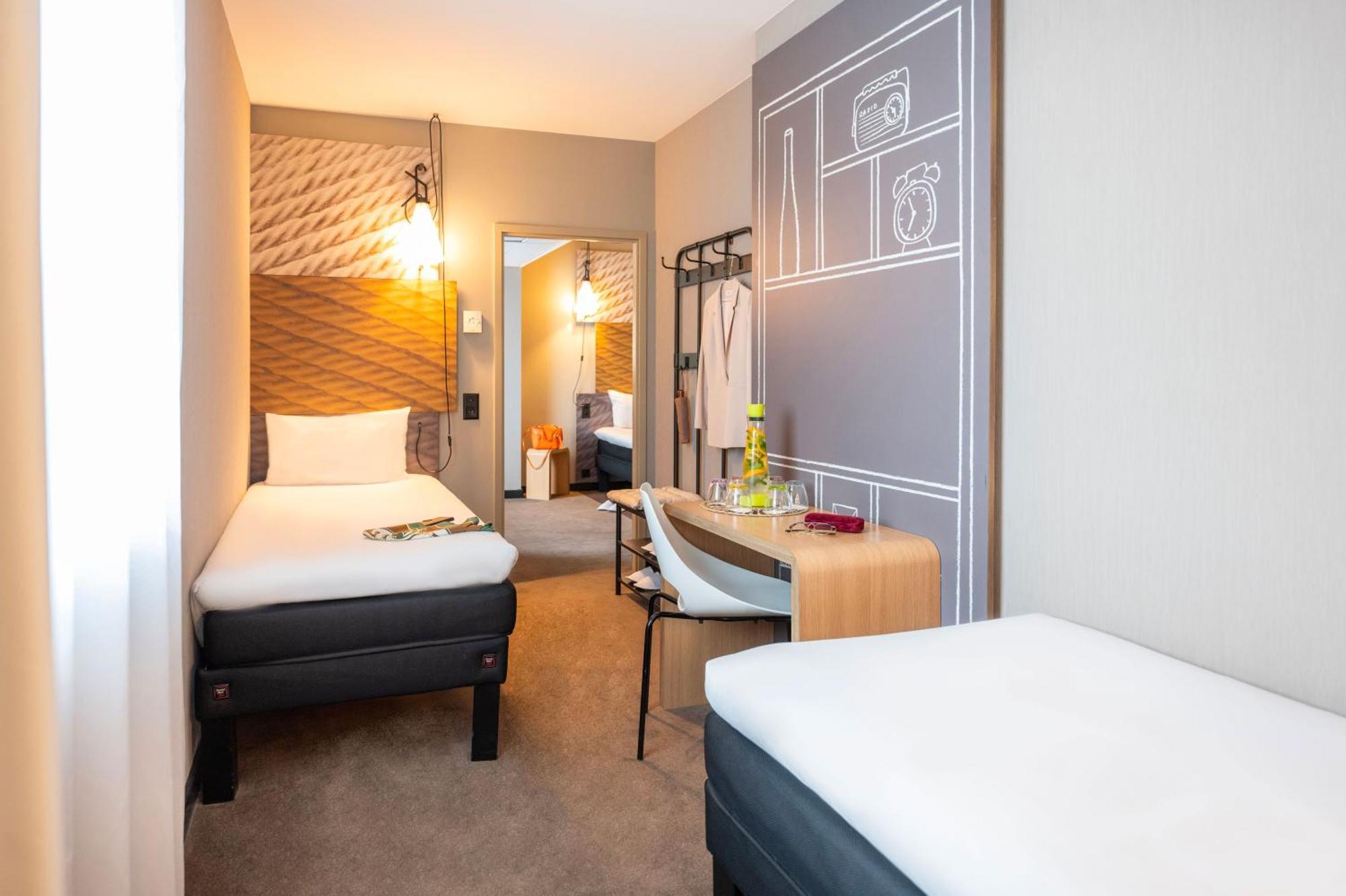 ibis Geneve Centre Lac Esterno foto