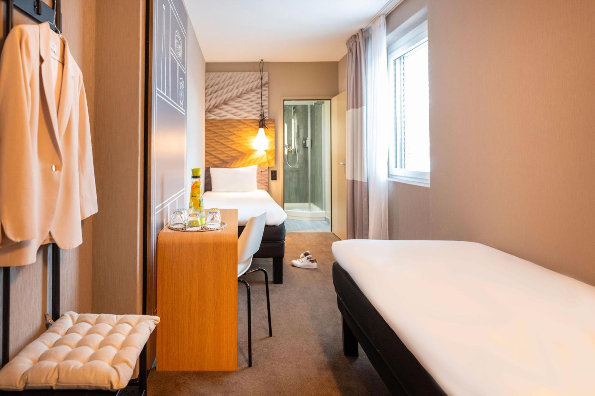 ibis Geneve Centre Lac Esterno foto