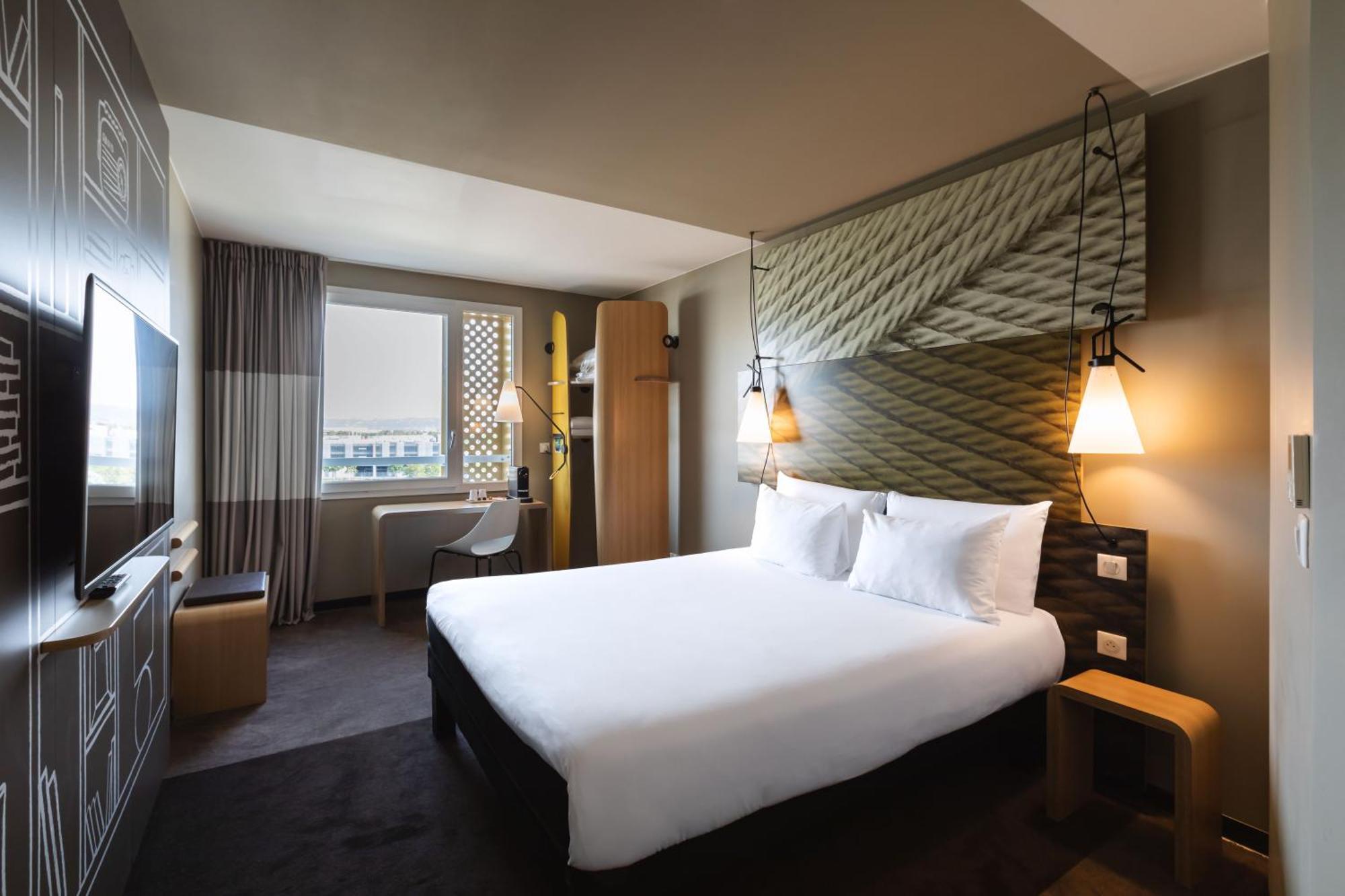 ibis Geneve Centre Lac Esterno foto