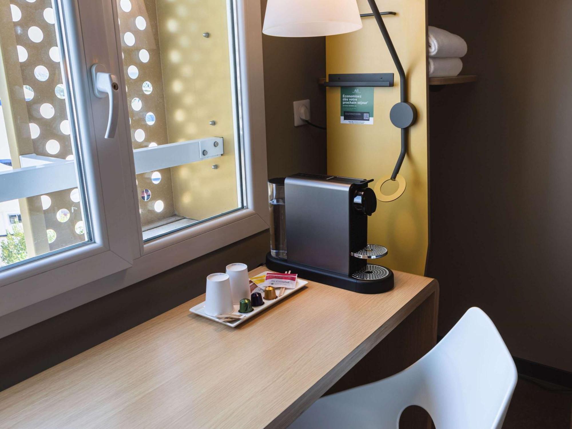 ibis Geneve Centre Lac Esterno foto