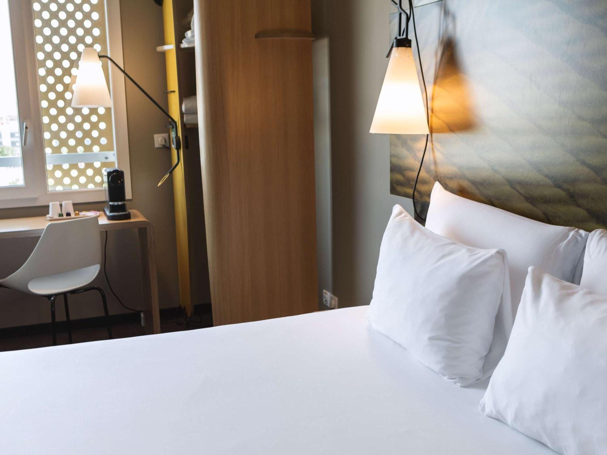 ibis Geneve Centre Lac Esterno foto